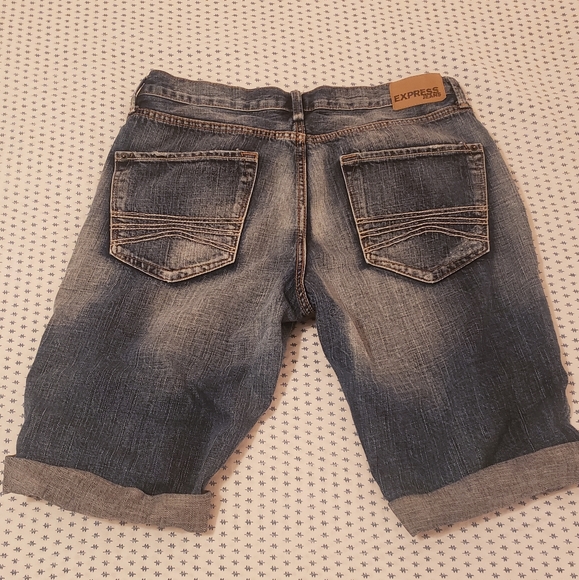 Express Rocco Distressd Jean Shorts - Picture 5 of 5